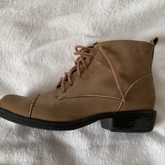Sam & Libby Suede Feel Lace Up Tan Boots - Picture 6 of 9